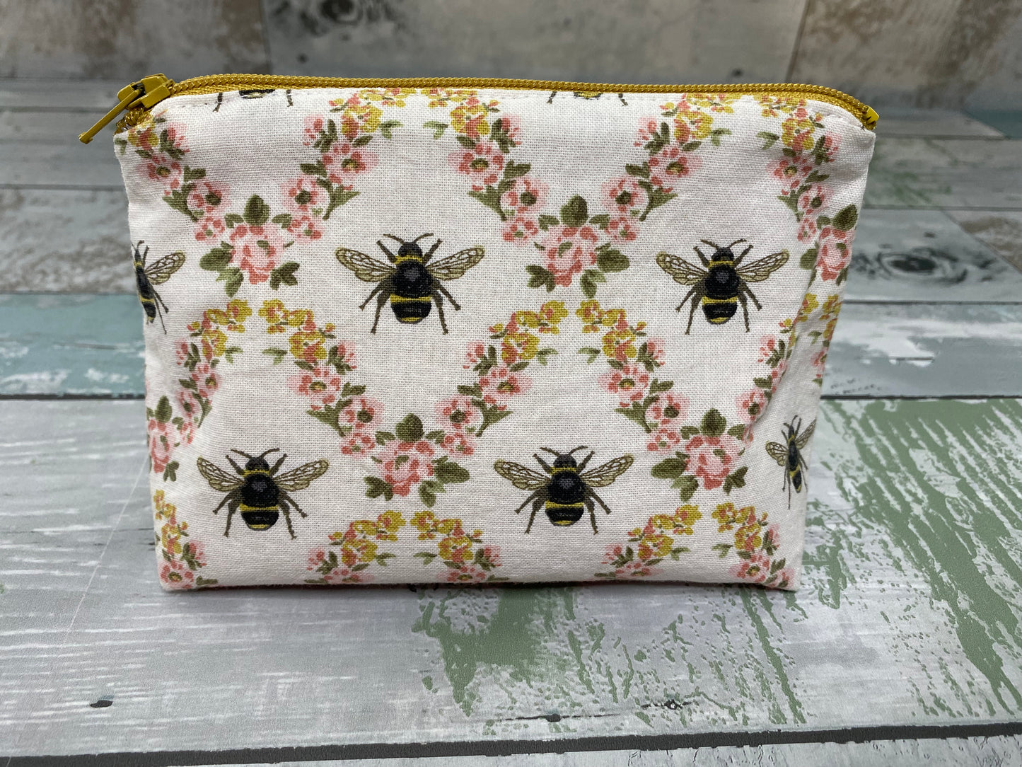 Bee & Flowers Make-Up Bag